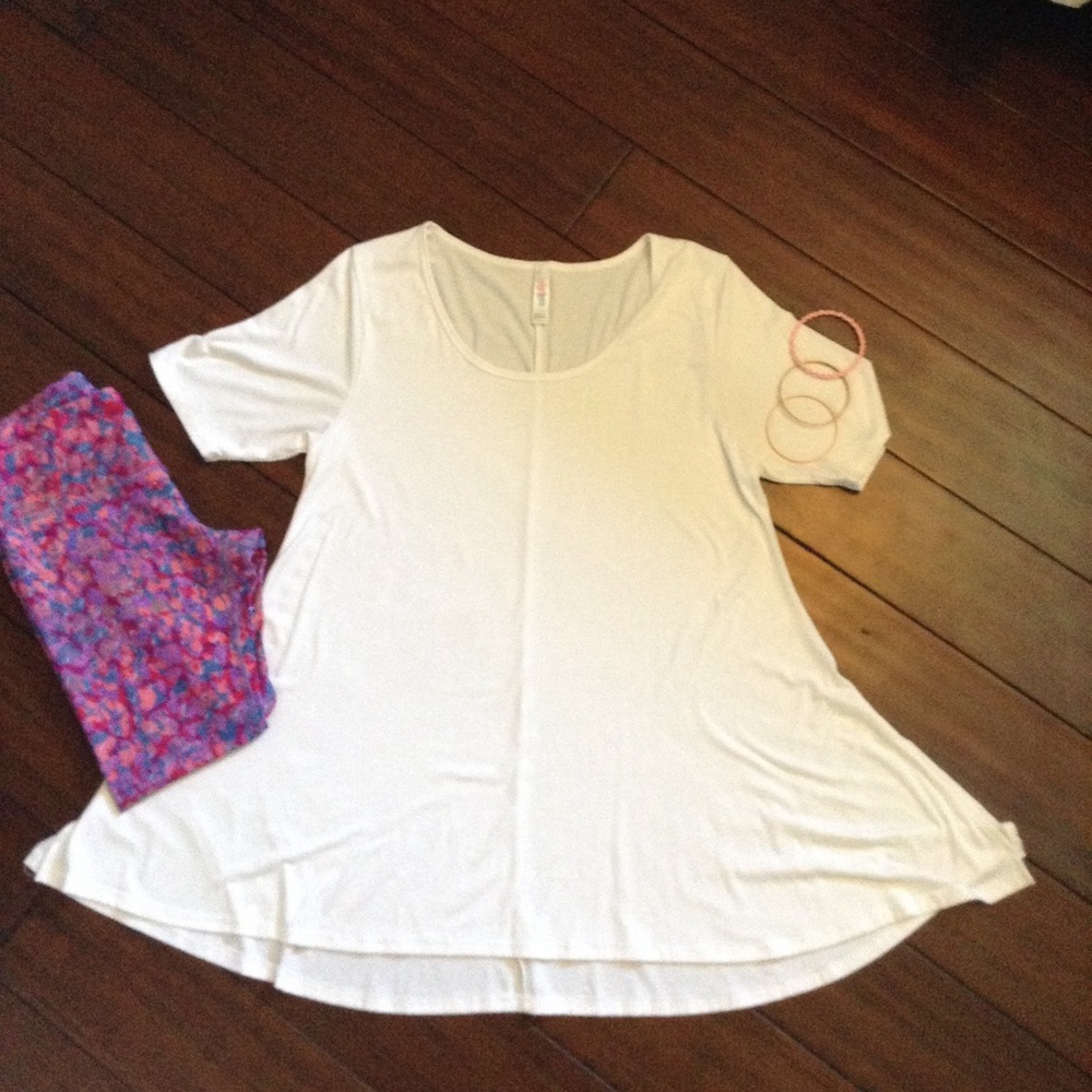 LuLaRoe Perfect T-Shirt!